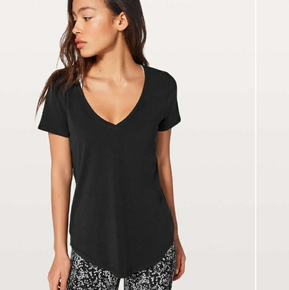 lululemon love tee v
